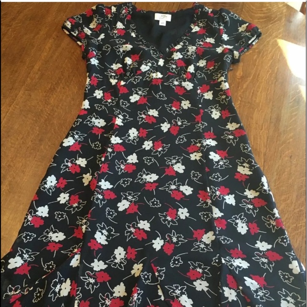 Ann Taylor LOFT Floral Dress Red Black Trumpet
